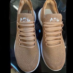 Woman’s Techloom Breeze